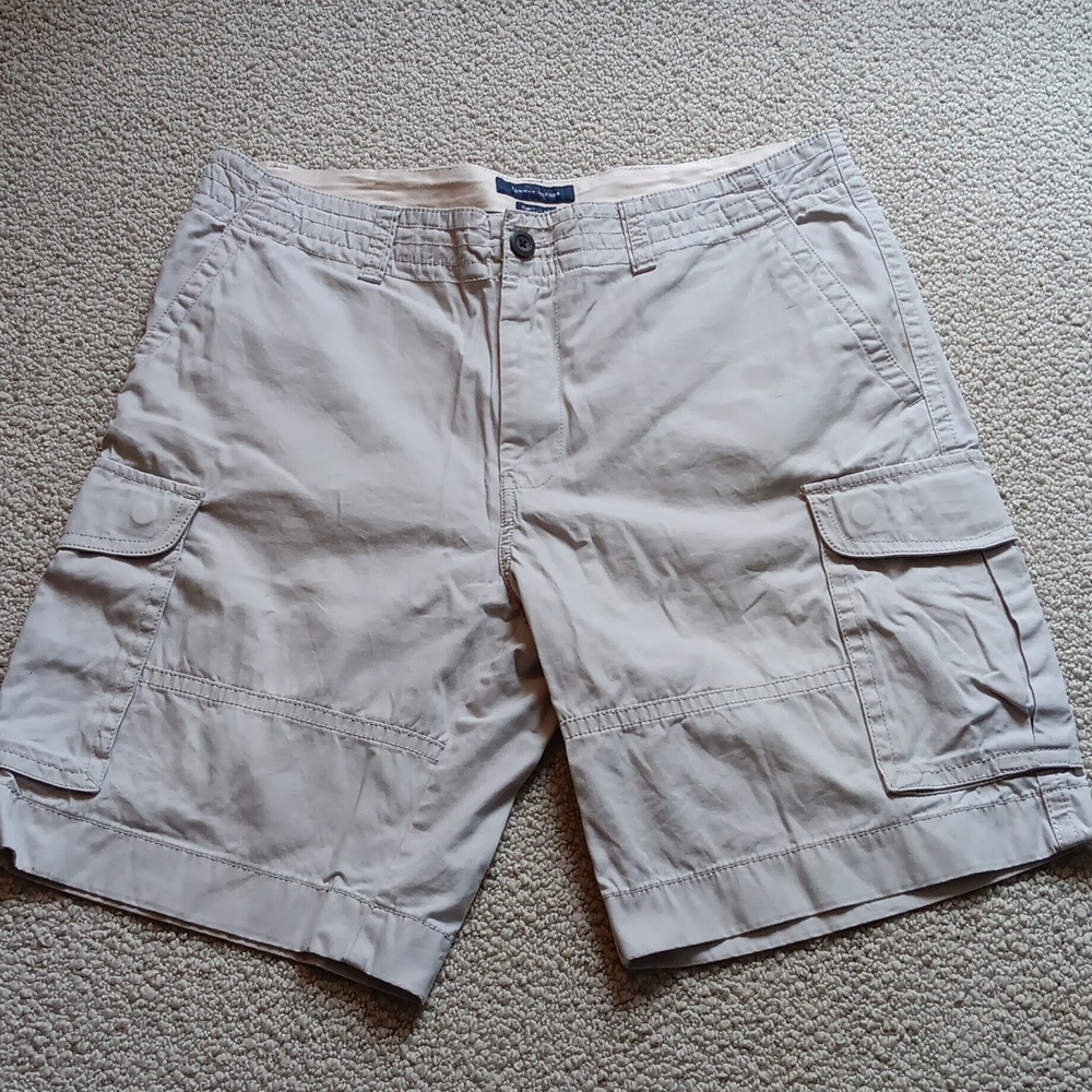 Tommy Hilfiger Men's Light Tan Cargo Shorts Size 36